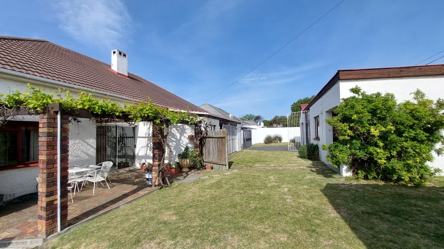 4 Bedroom Property for Sale in Strand North Western Cape